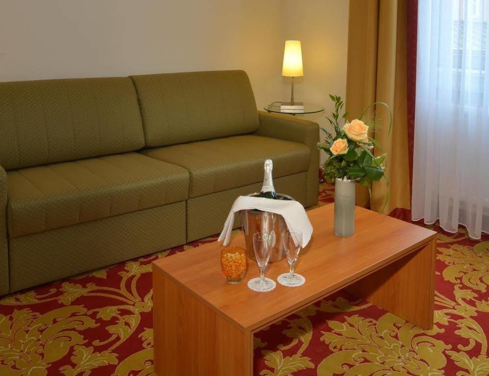 Celler Hof Hotel Bagian luar foto